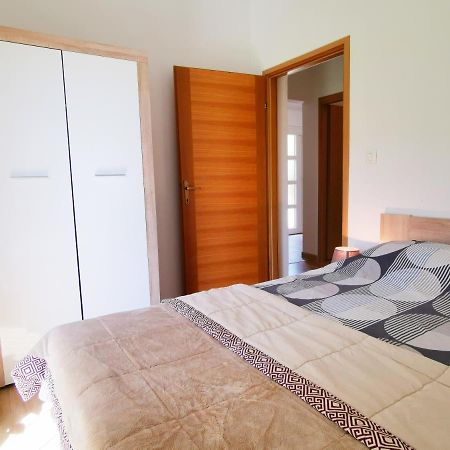 Holiday House Nela Лабин Екстериор снимка