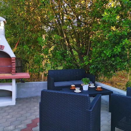 Holiday House Nela Лабин Екстериор снимка