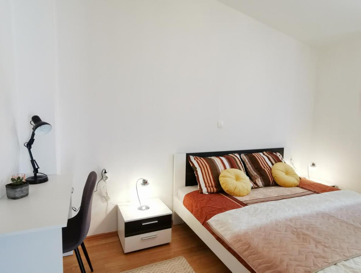 Holiday House Nela Лабин Екстериор снимка