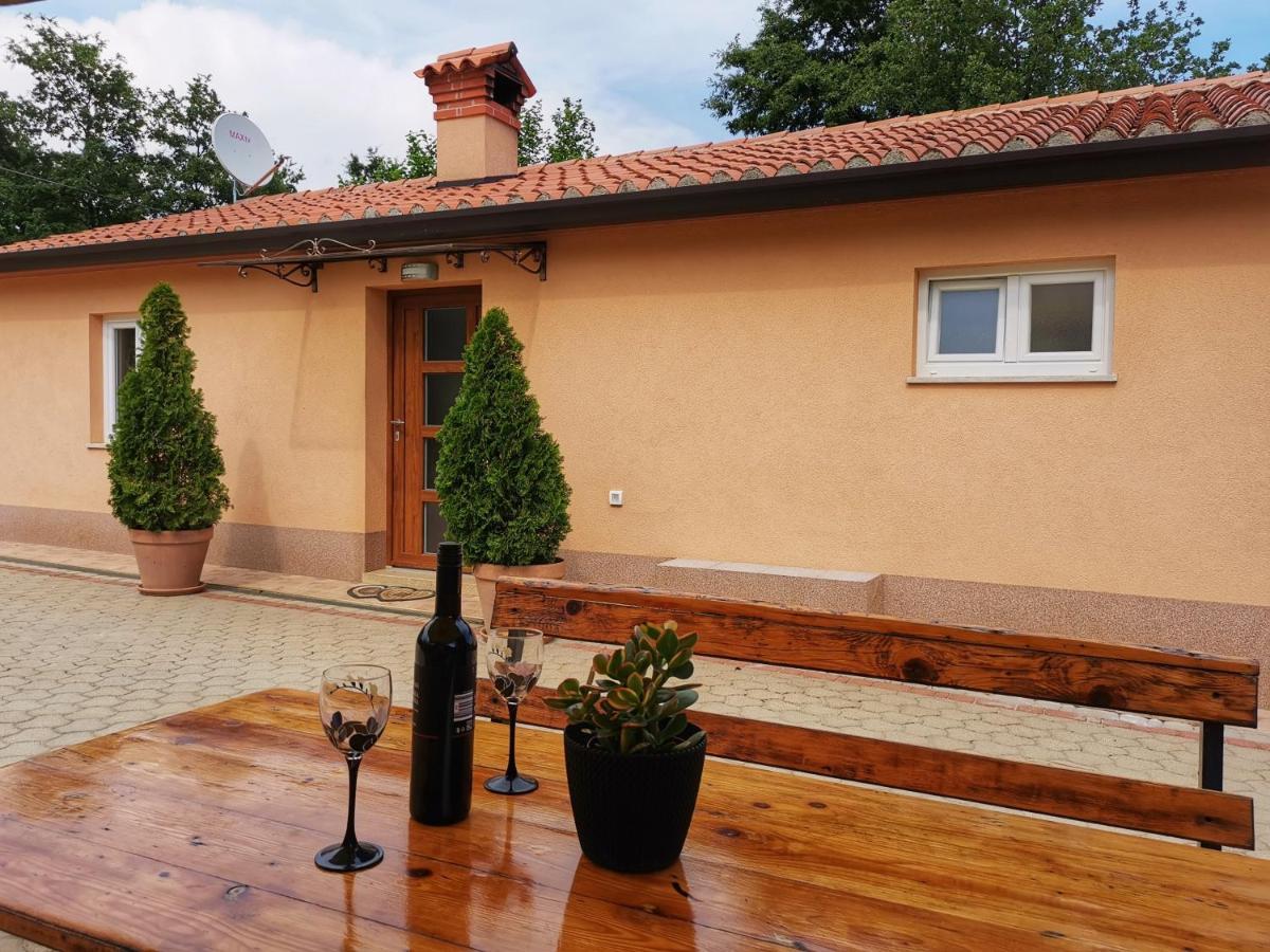 Holiday House Nela Лабин Екстериор снимка